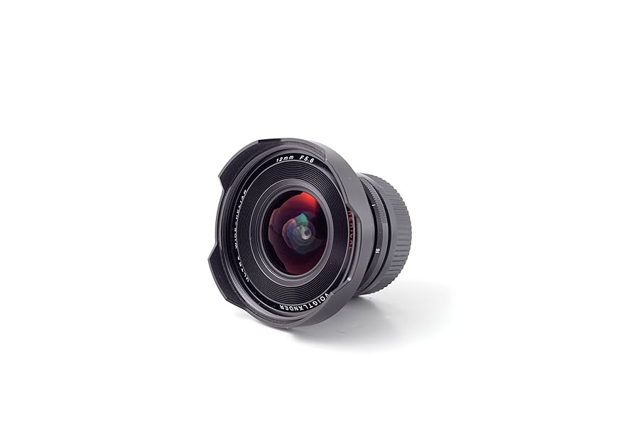 Voigtlander Ultra Wide-Heliar 12mm f/5.6 Aspherical M Mount